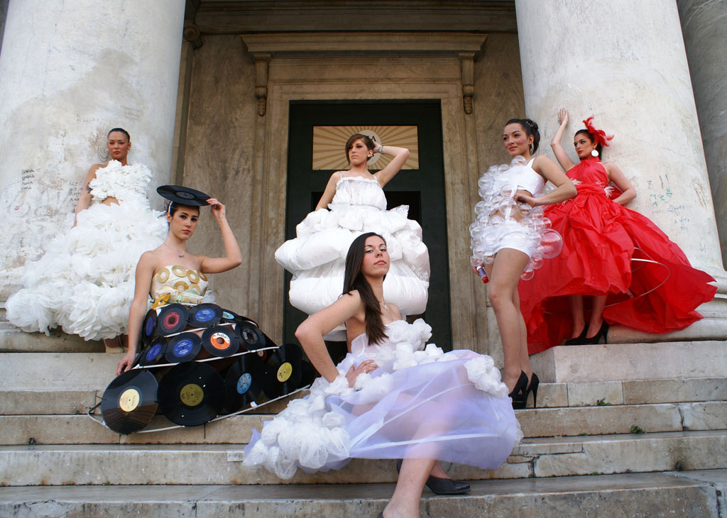 Workshop e shooting a Piazza Plebiscito con il fotografo di moda Francesco Laezza maria mauro fashion academy corsi e master di taglio e cucito a napoli